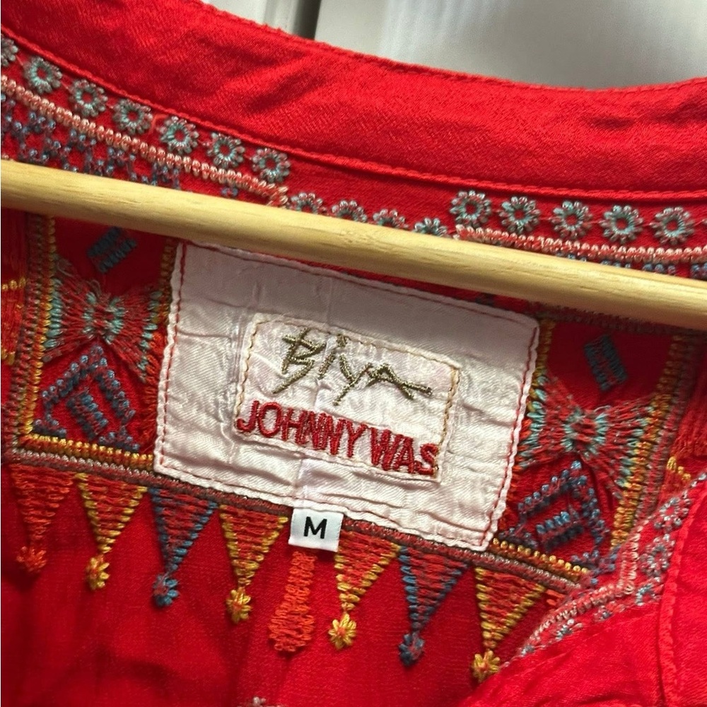 Johnny Was crinkle satin red tunic oversized embroidered size medium - Picture 4 of 5